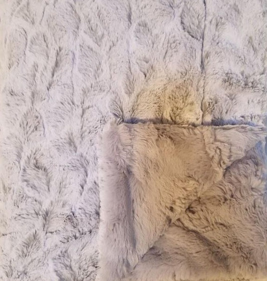 Bella Tip Dye White on Luxe Cuddle Silver Hide