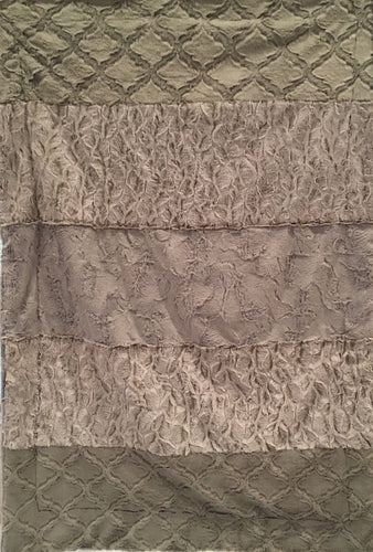 Strip Style Blanket: Lattice in Silver, Bella Tip Dye White, Hide in Silver Strip on Hide in Silver