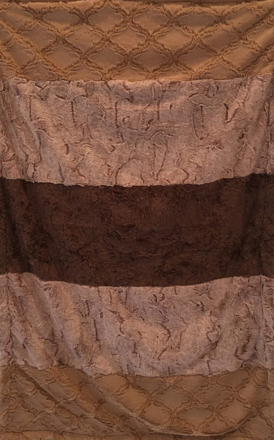 Luxe Cuddle Lattice in Sand, Heather Quartz, and Marble Cocoa Strip on Luxe Cuddle Frost Chocolate
