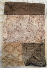 Load image into Gallery viewer, Luxe Cuddle Lattice in Sand, Heather Quartz, and Marble Cocoa Strip on Luxe Cuddle Frost Chocolate