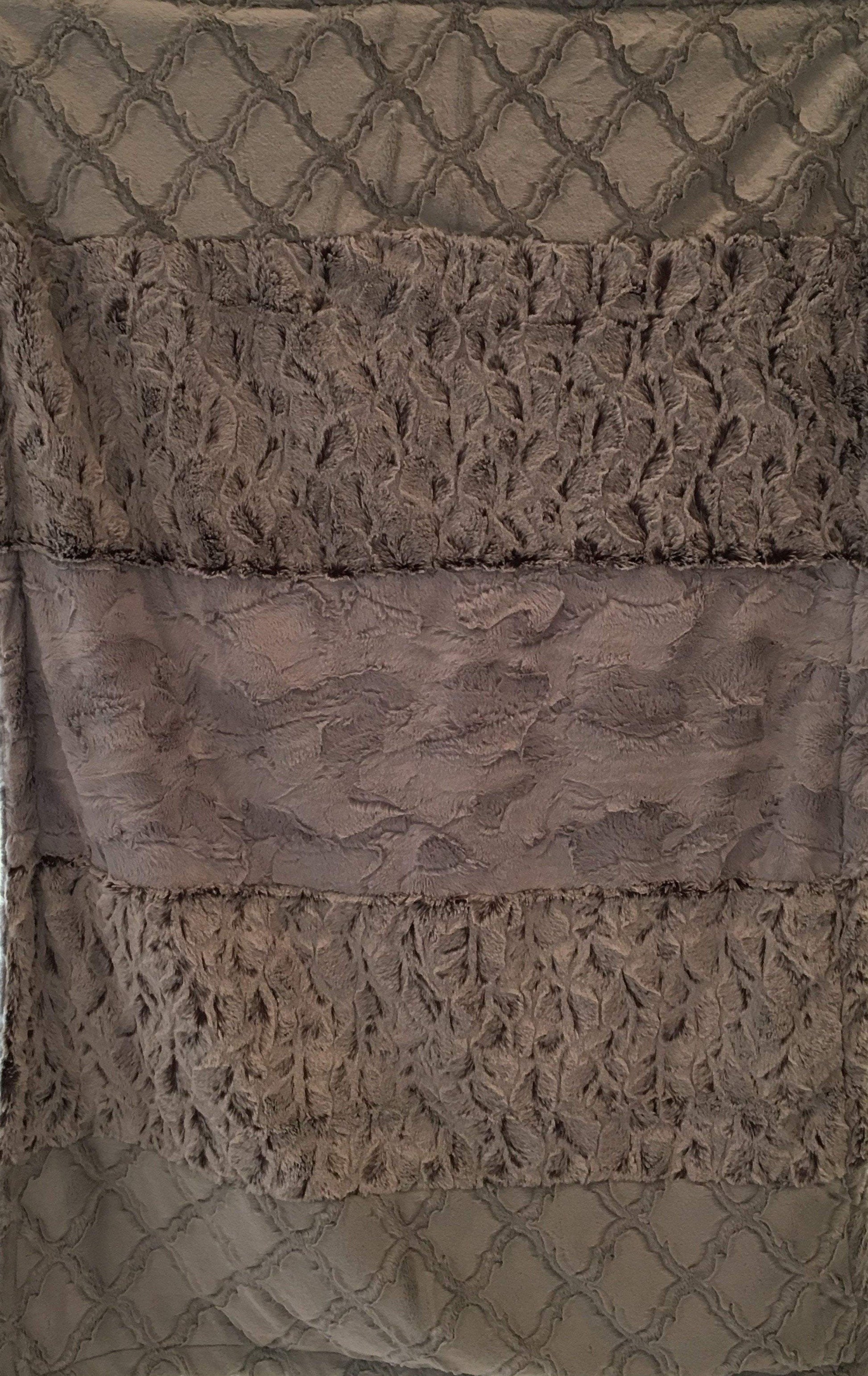 Luxe Cuddle Lattice in Silver, Frosted Tip Silver Bella, Hide in Silver Strip on Luxe Cuddle Hide in Silver