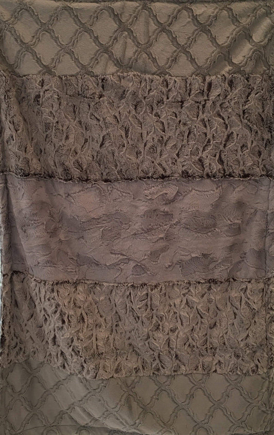 Luxe Cuddle Lattice in Silver, Frosted Tip Silver Bella, Hide in Silver Strip on Luxe Cuddle Hide in Silver