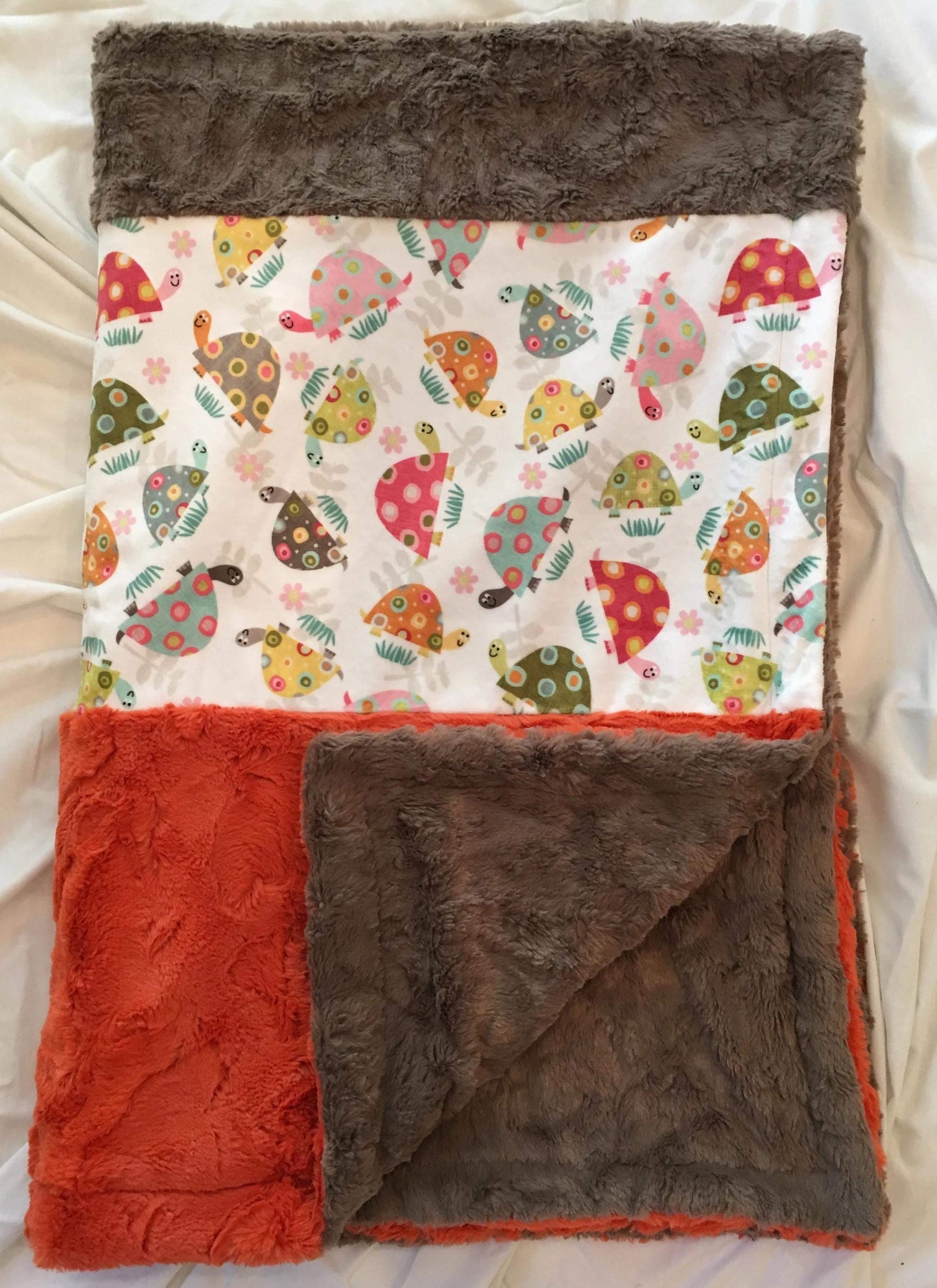 Happy Turtles Strip on Luxe Cuddle Marble Cocoa