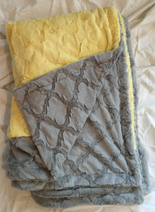 Blanket: Horizontal Bordered Throw Style Blanket in Banana Hide, Lattice in Silver on Lattice in Silver