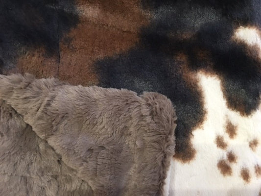 Blanket: Luxe Cuddle Pony on Luxe Cuddle Marble Cocoa